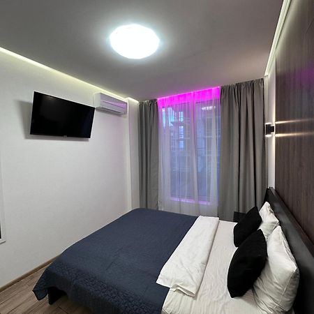 Rybalsky Studio Apartment Dnipro View Kiev Luaran gambar