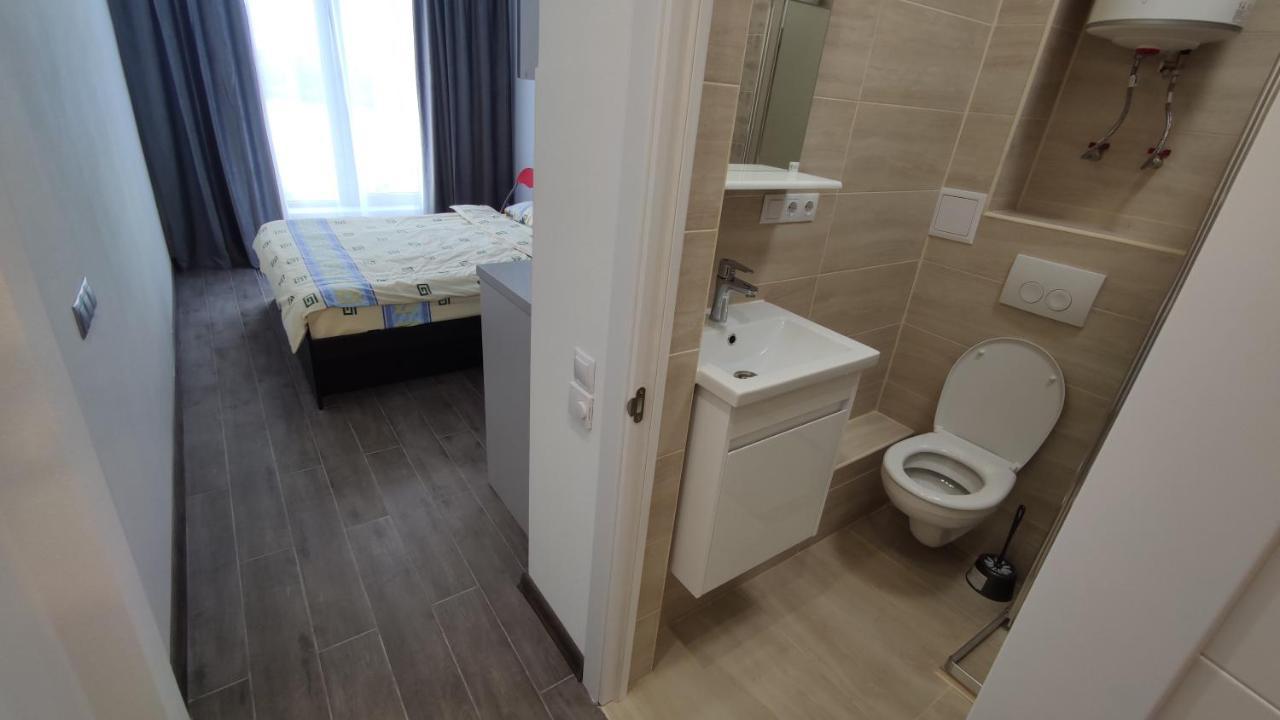 Rybalsky Studio Apartment Dnipro View Kiev Luaran gambar