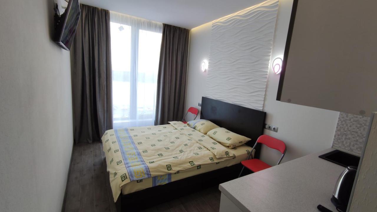 Rybalsky Studio Apartment Dnipro View Kiev Luaran gambar