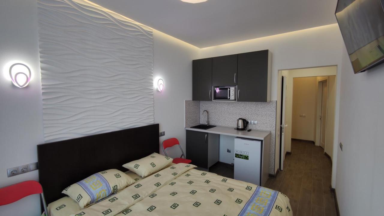 Rybalsky Studio Apartment Dnipro View Kiev Luaran gambar