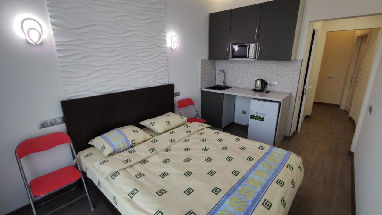 Rybalsky Studio Apartment Dnipro View Kiev Luaran gambar