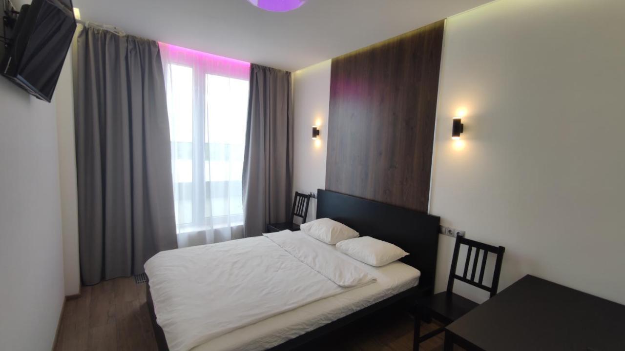 Rybalsky Studio Apartment Dnipro View Kiev Luaran gambar
