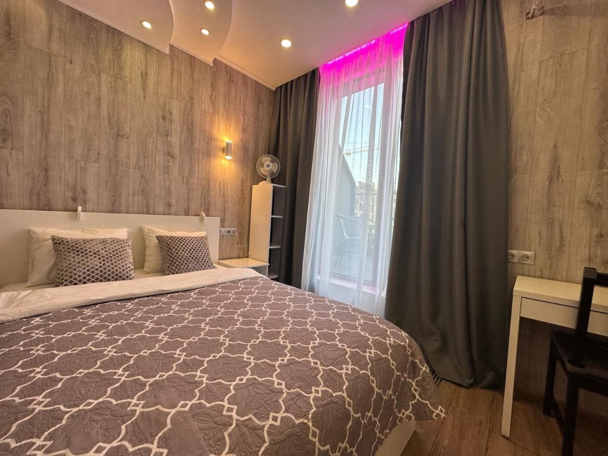 Rybalsky Studio Apartment Dnipro View Kiev Luaran gambar