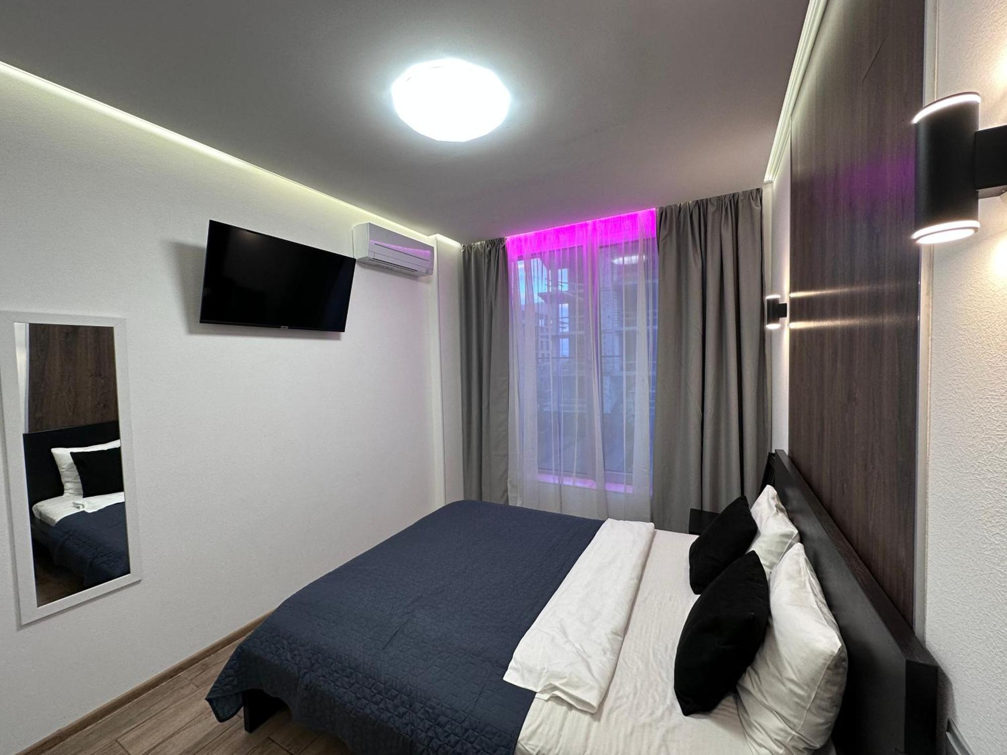 Rybalsky Studio Apartment Dnipro View Kiev Luaran gambar